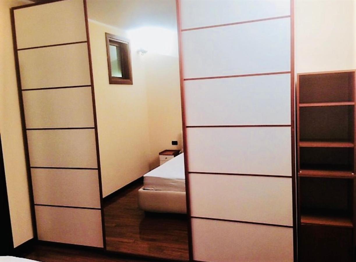 Bilocale Zona Centro Apartamento Milão Exterior foto