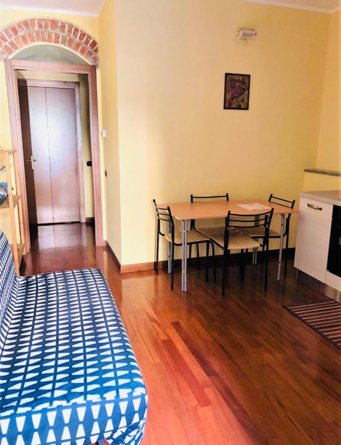 Bilocale Zona Centro Apartamento Milão Exterior foto